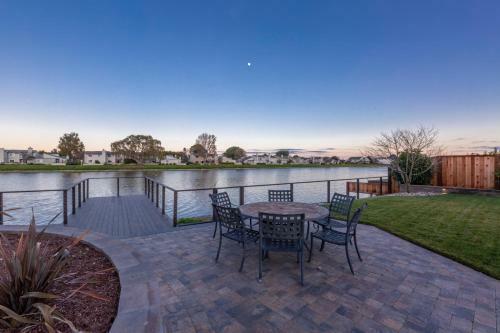 Villa @ Marbella Lane Executive Waterfront Property