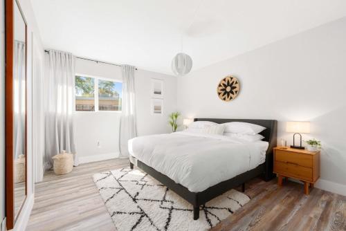 Fantastic 2 Bedroom, King Bed, Central Sacramento