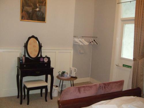 Hostal Bluebells Guest House