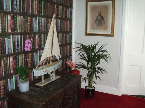 Hostal Bluebells Guest House