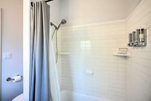 Pet-friendly Sacramento Home About 5 To Downtown!