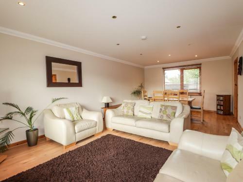 2 Braeview