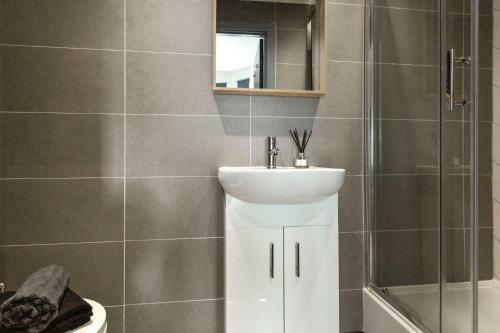 Apartamento ?onpoint -modern & Fresh Studio Apt Close To Centre - Convenient!?