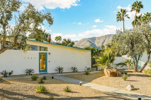 A Midcentury Night's Dream