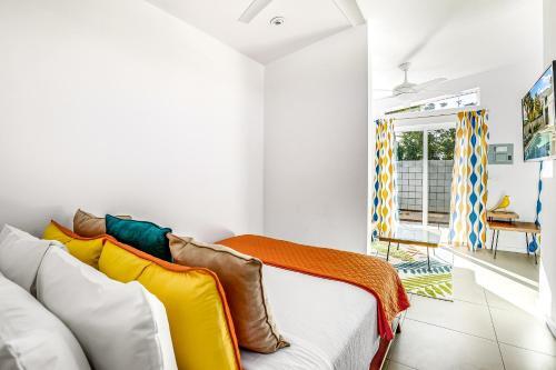A Midcentury Night's Dream