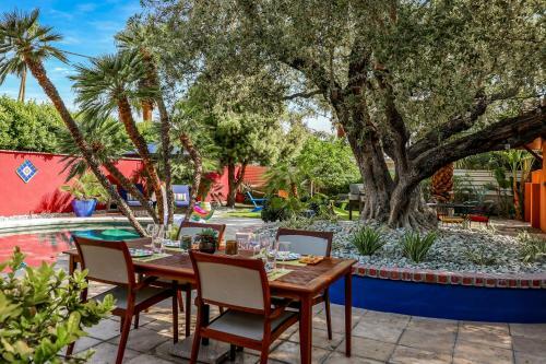 Oliver's Oasis