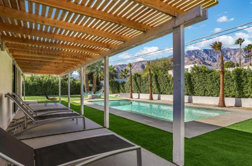 Iconic Mid-century Modern Escape