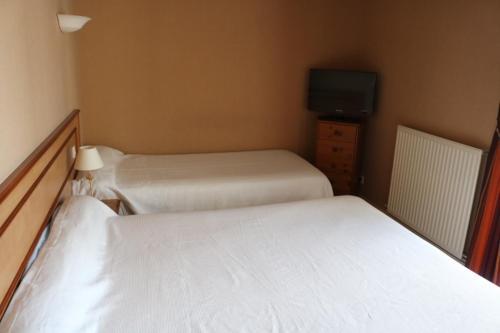 Hotel Logis Le Port Saint Aubin