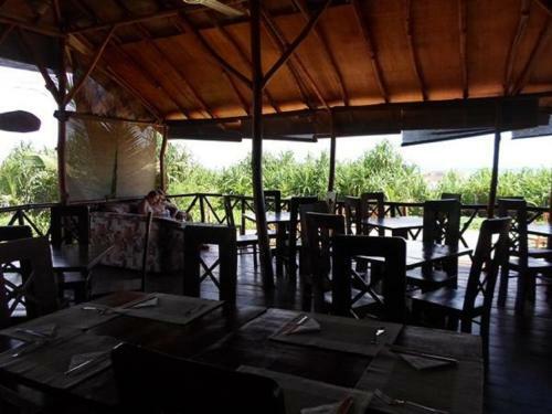 Bed & Breakfast Kirinda Beach Resort