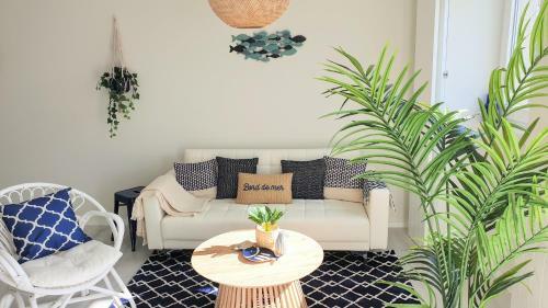 The Shore @ Atlantic Beach - Waterfront Beach House, Tiny Pool, Terrasse