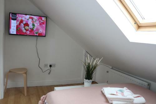 Cosy & Spacious 5 Bedroom Luxurious Home