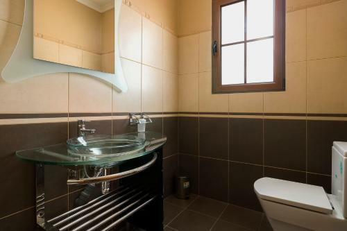 King�s House In Estreito Da Calheta