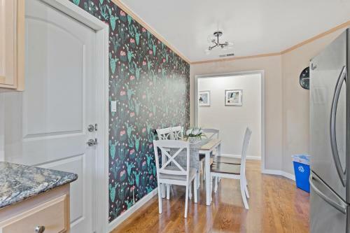 @ Marbella Lane - 3br Suburban Escape