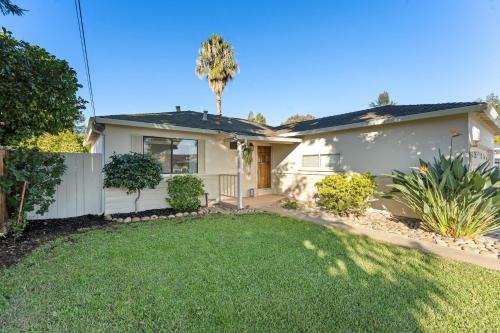 @ Marbella Lane - 3br Suburban Escape