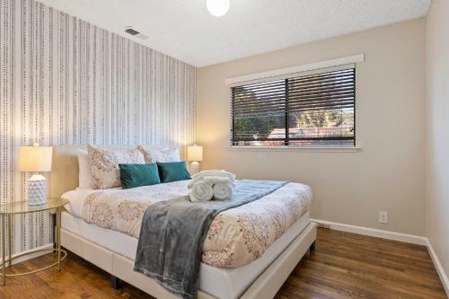 @ Marbella Lane - 3br Suburban Escape