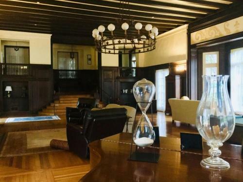 Historic Mansion In Montecito