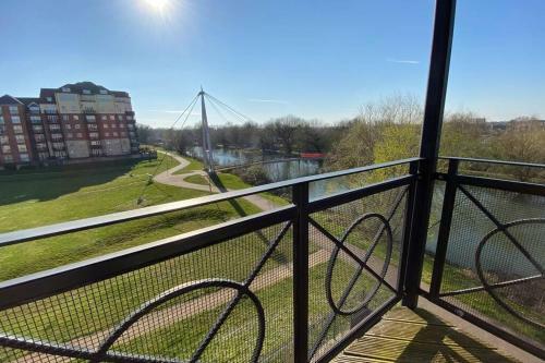 Marie?s Serviced Apartment B, 2 Beds( Free Parking Underground)