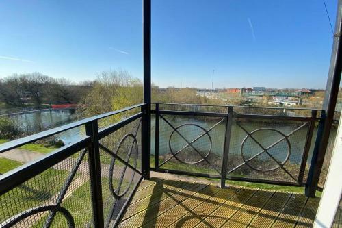 Marie?s Serviced Apartment B, 2 Beds( Free Parking Underground)