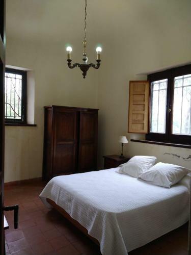 Casa Costa Lago San Roque Villa Carlos Paz Estilo Castillo