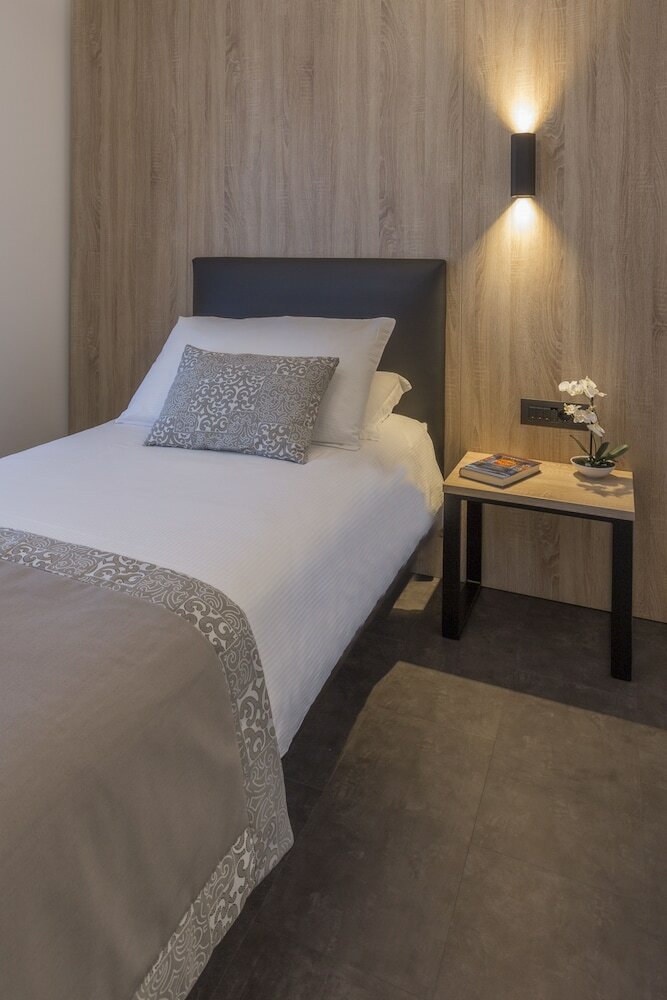 Tourist Hotel