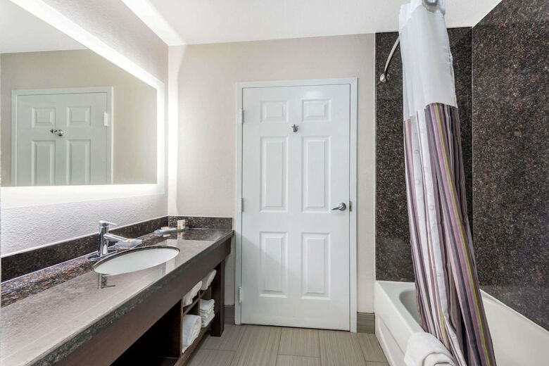 Hotel La Quinta Inn & Suites - Orange