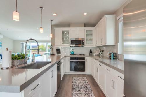 Bayside Cove Chateau