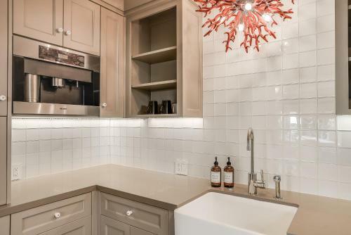 Crown Point Villa