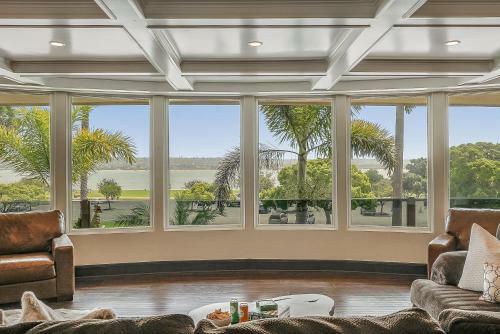Crown Point Villa