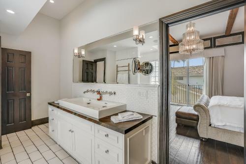 Crown Point Villa