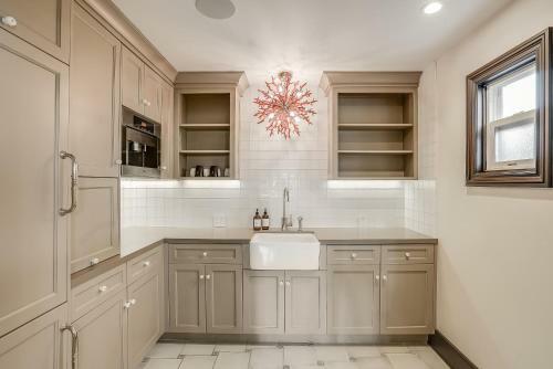 Crown Point Villa