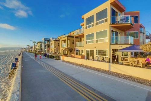 Monterey Paradise