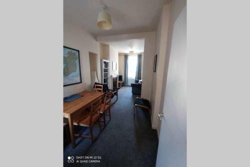 Entire, 2 Bed Town House On Donegall Rd