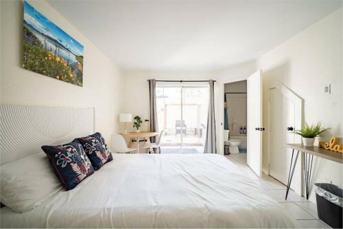 Entire 2br Loft In Little Italy All Within Walking