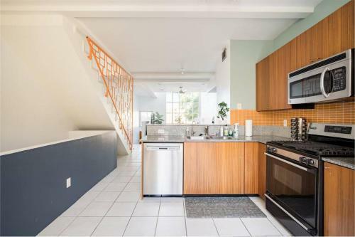Entire 2br Loft In Little Italy All Within Walking