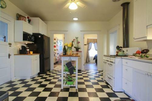 Retro Bungalow