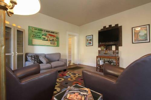 Retro Bungalow