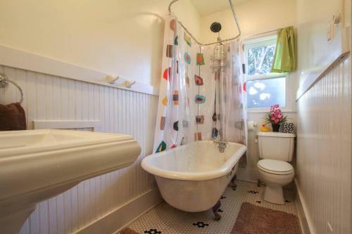 Retro Bungalow