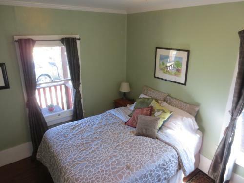 Historic Santa Rosa Cottage