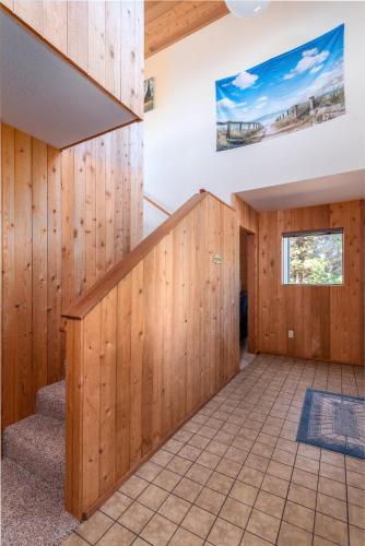 Albatross House
