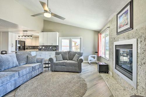 Newly Updated, Dog-friendly Peakview House!