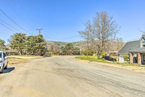 Newly Updated, Dog-friendly Peakview House!