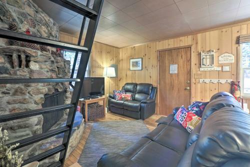 Tahoma Cabin Less Than 2 Miles To Sugar Pine Point Park!