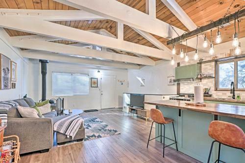 Cozy, Modern Cabin Steps To National Forest!