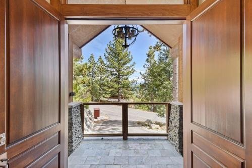 Lakeview Mountain Chalet