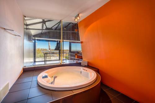 The Loft - A Birdwatchers Paradise
