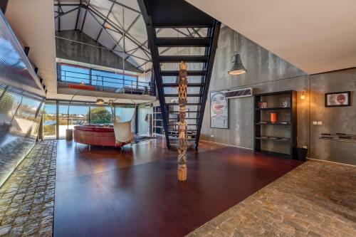 The Loft - A Birdwatchers Paradise