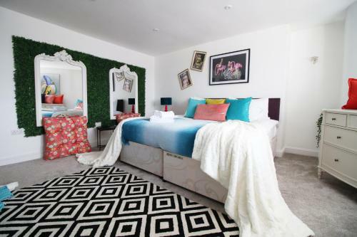 Lansdown Villa By M-groupsa