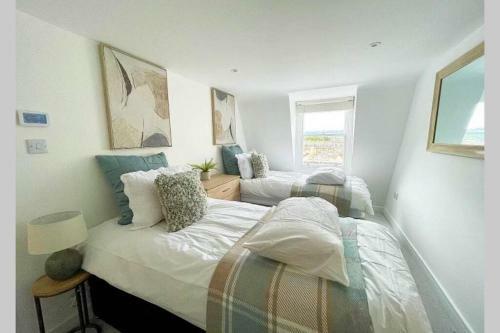 Ideally Located 2 Bedroom Luxury Apartment
