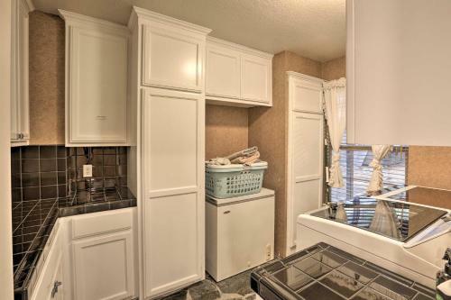South Lake Tahoe Area Home With Private Deck!