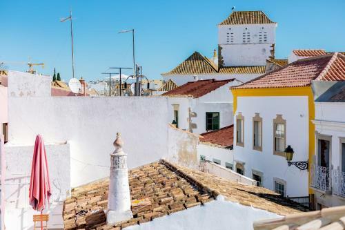 Trem - Located In Old City - Faro